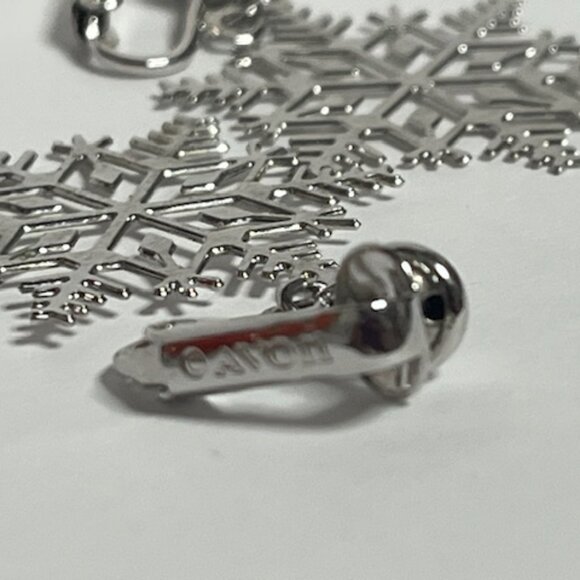 VTG AVON Silver-Tone Snowflake Dangle Clip-On Earrings Winter Christmas - Picture 10 of 10